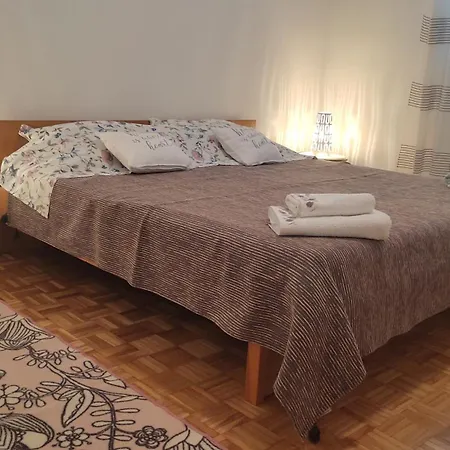 Irene Apartment *